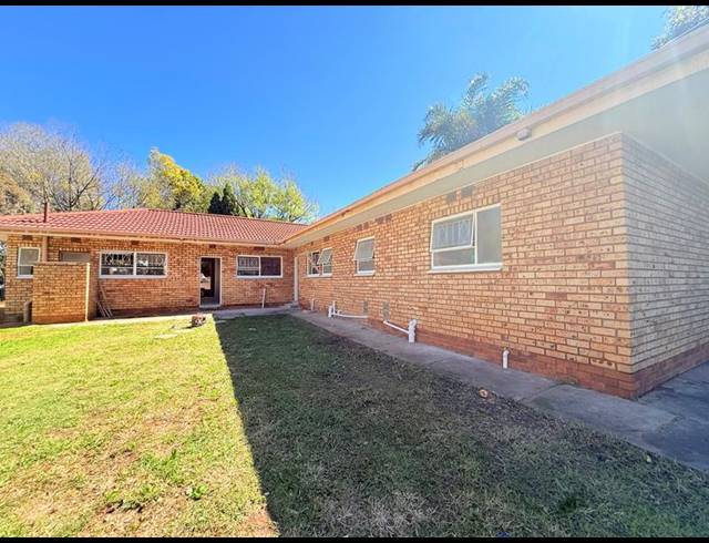 3 BEDROOM HOUSE FOR SALE IN VANDERBIJLPARK SW 2